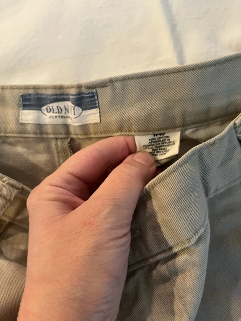 Old Navy Men's Flat-Front Khaki Shorts - Light Tan